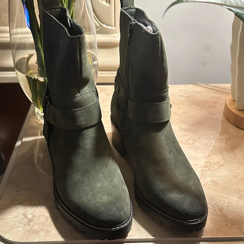 Naturalizer Olive Green Suede Ankle Boots